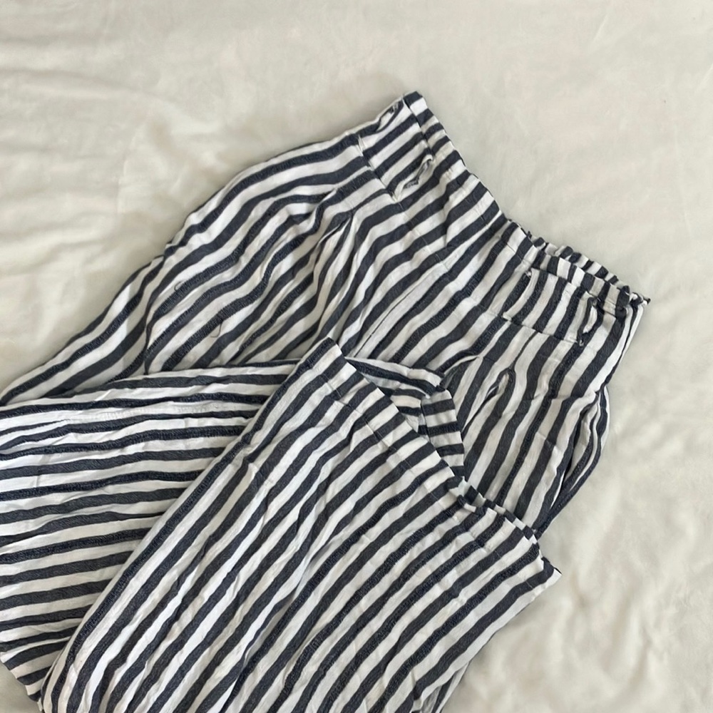 AE flowy pants! With pockets. XS